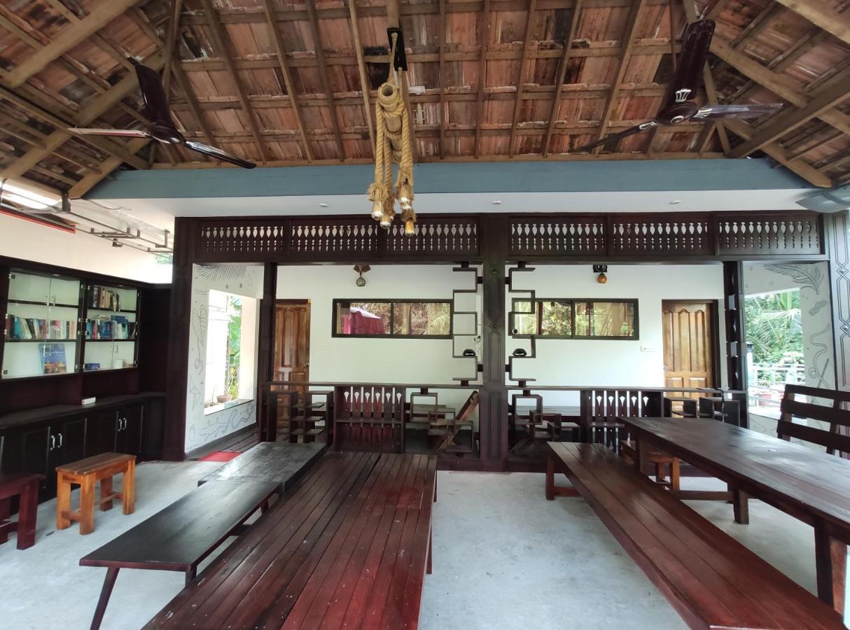 Munroeisland Backwaters Homestay Munroe Island Esterno foto