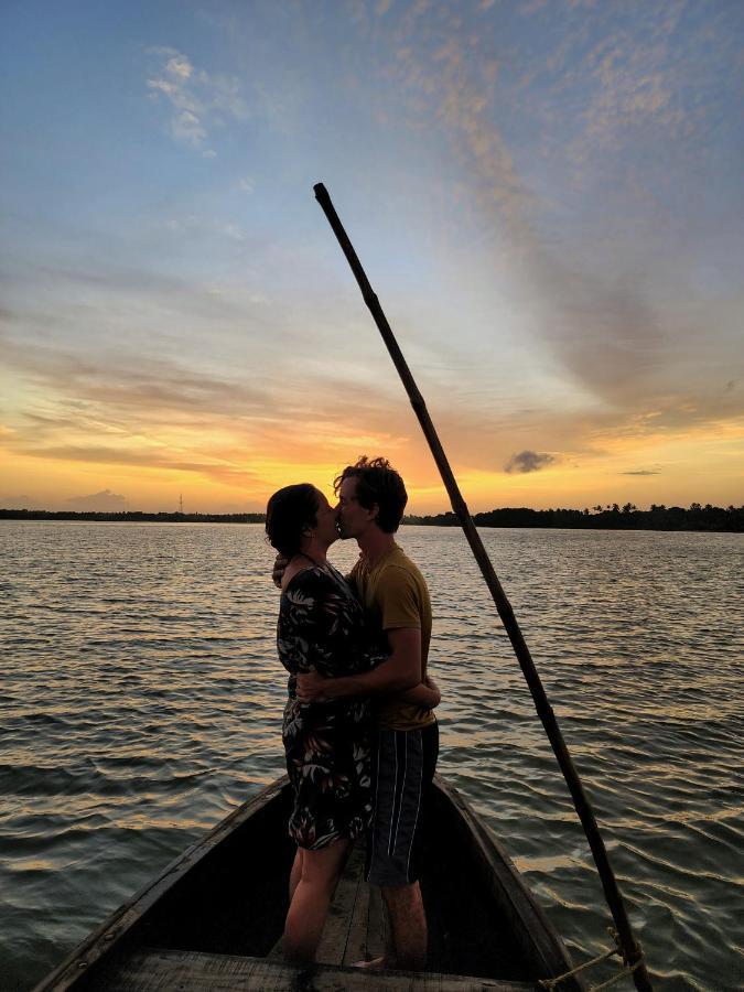 Munroeisland Backwaters Homestay Munroe Island Esterno foto