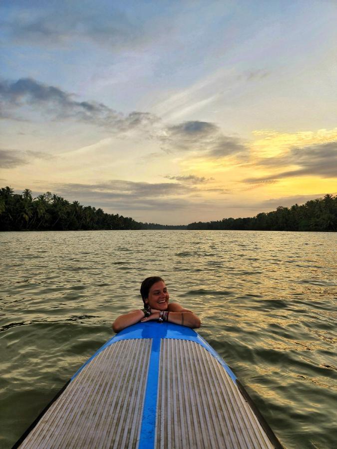 Munroeisland Backwaters Homestay Munroe Island Esterno foto